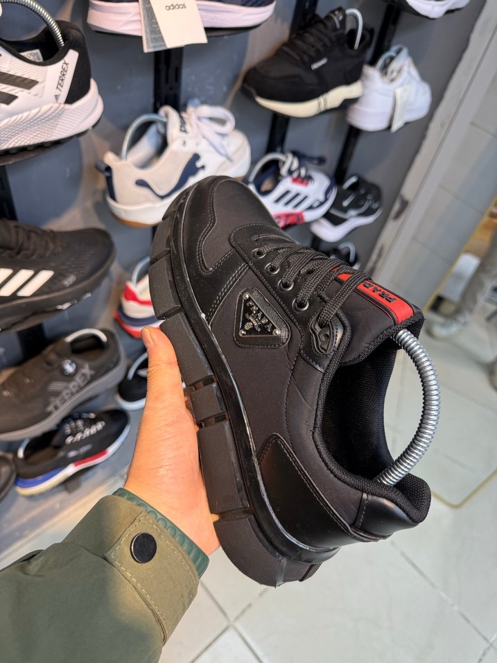 Orijinal ithal Prada 41 numara - Görsel 3