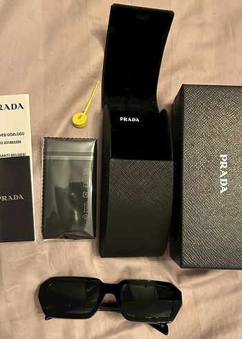 Prada Siyah Kadın Güneş Gözlüğü - Görsel 2