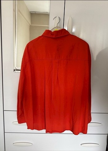 Kırmızı Düğmeli Keten Kadın Gömlek - Görsel 2