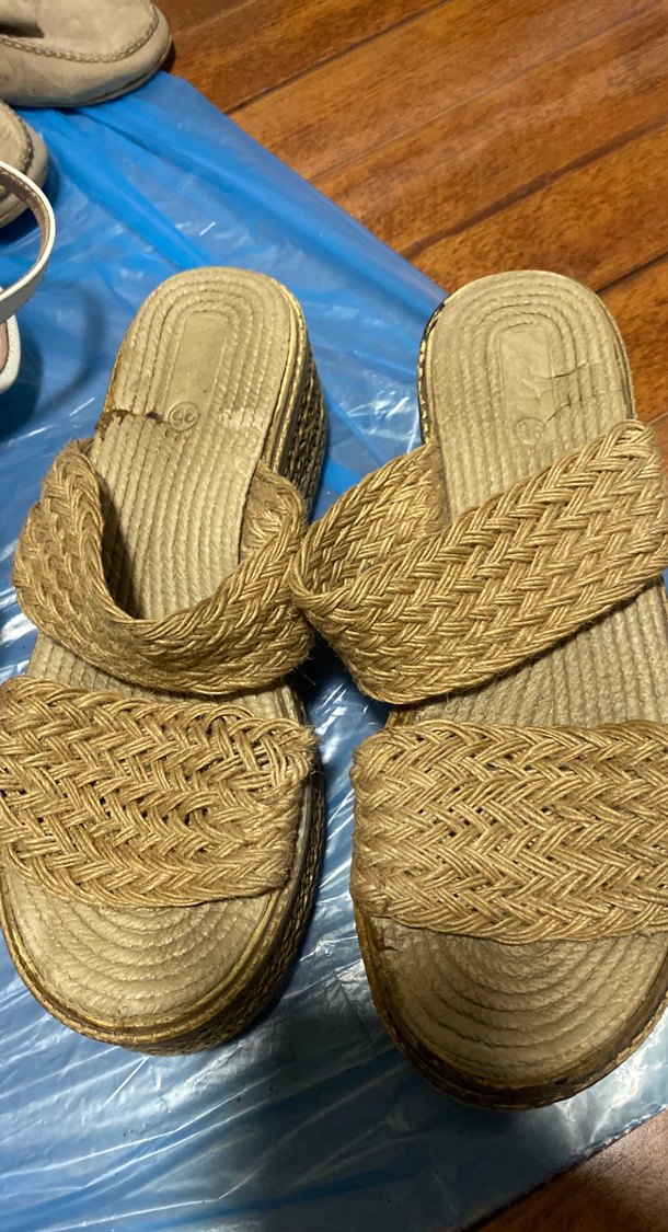 Bej Pileli Dolgu Topuklu Kadın Sandalet - Görsel 3