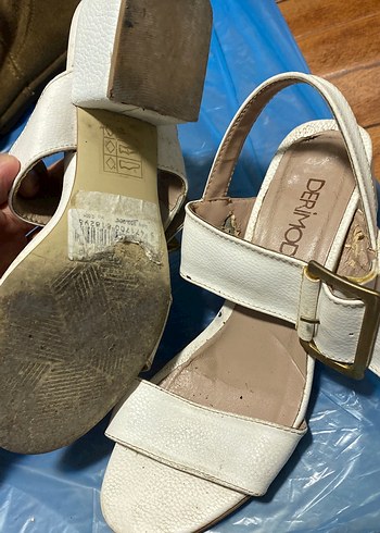 Beyaz Tokalı Blok Topuk Kadın Sandalet - Görsel 6