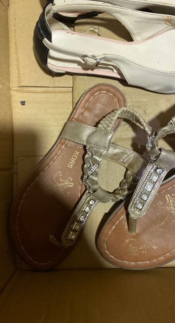 Tokalı Beyaz Bohem Stilde Kız Terlikleri - Görsel 2