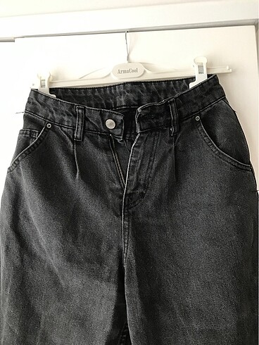 34 Beden SİYAH KOT PANTOLON