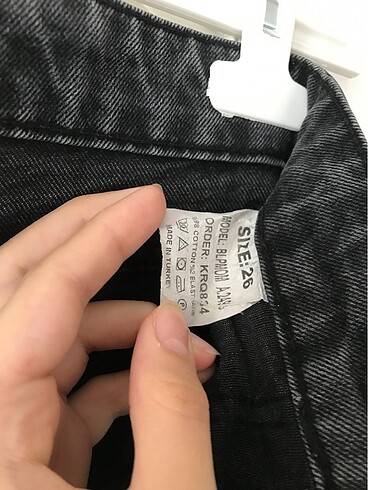 34 Beden siyah Renk SİYAH KOT PANTOLON