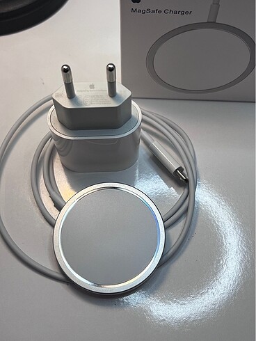 Apple Kablosuz Megsafe ve Apple Adaptör