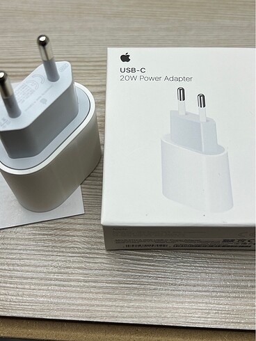 iPhone Orj 20W Adaptör 1 Aylık Çok Yeni