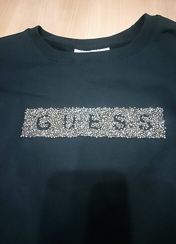 l Beden Guess Sweetshirt 
