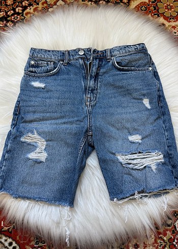 Tüylü Detaylı Mavi Bağcıklı Denim Şort