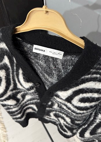 Siyah Beyaz Zebra Desenli hırka - Görsel 2