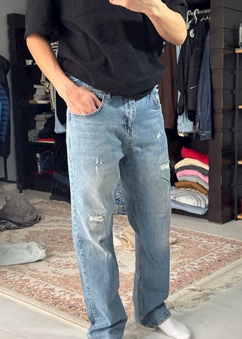 Mavi Yırtık Detaylı Bol Kesim Jean - Görsel 2