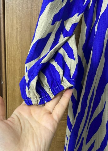 Mavi Zebra Desenli Uzun Pilili Kadın Elbise - Görsel 4