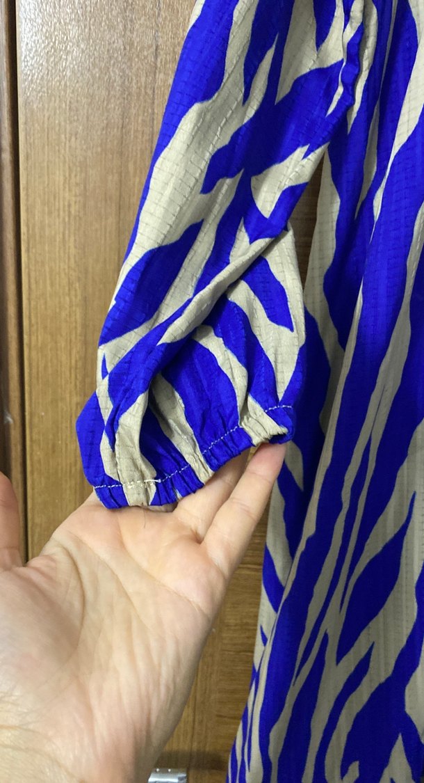 Mavi Zebra Desenli Uzun Pilili Kadın Elbise - Görsel 4