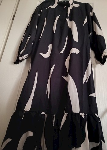 Siyah Beyaz Uzun Salaş Elbise - Görsel 3