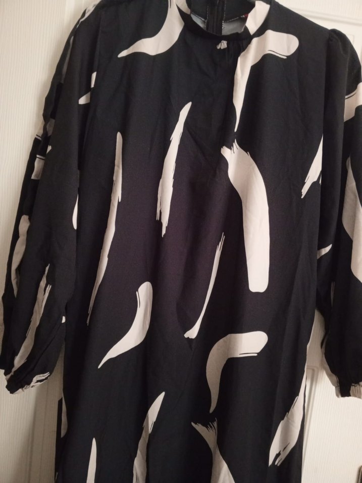 Siyah Beyaz Uzun Salaş Elbise - Görsel 4