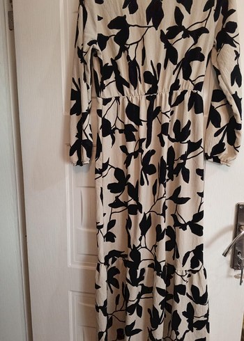 Uzun Kollu Siyah Desenli Beyaz Elbise - Görsel 2