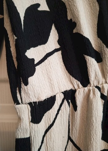 Uzun Kollu Siyah Desenli Beyaz Elbise - Görsel 6