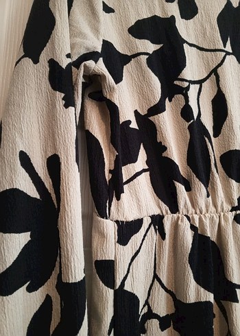 Uzun Kollu Siyah Desenli Beyaz Elbise - Görsel 5