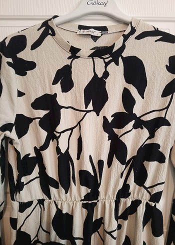 Uzun Kollu Siyah Desenli Beyaz Elbise - Görsel 4