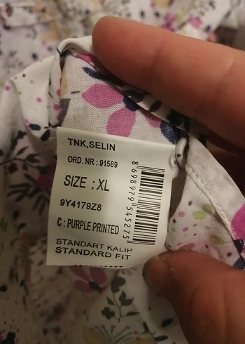 xl Beden Çiçek Desenli V Yaka Düğmeli Kadın Gömlek