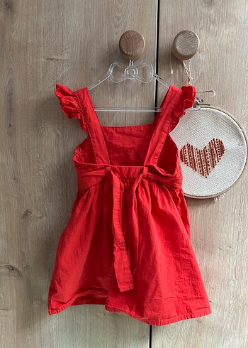 Kız Çocuk Kırmızı Nakışlı Fırfırlı Elbise - Görsel 2