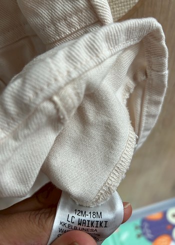 Kız Çocuk Beyaz Düğmeli Kot Elbise - Görsel 3