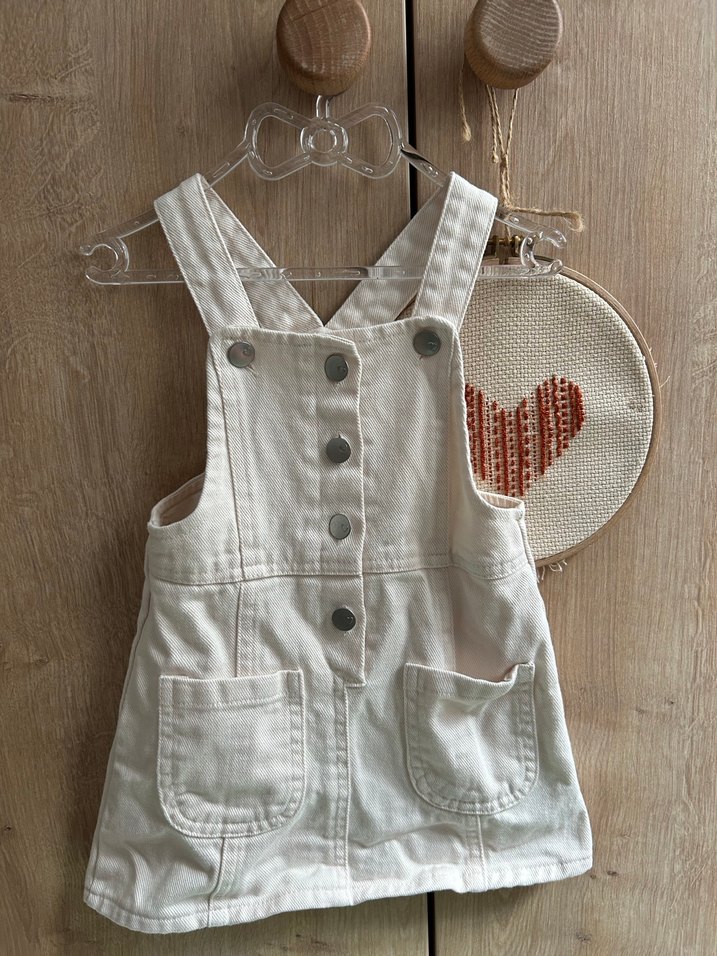 Kız Çocuk Beyaz Düğmeli Kot Elbise - Görsel 2