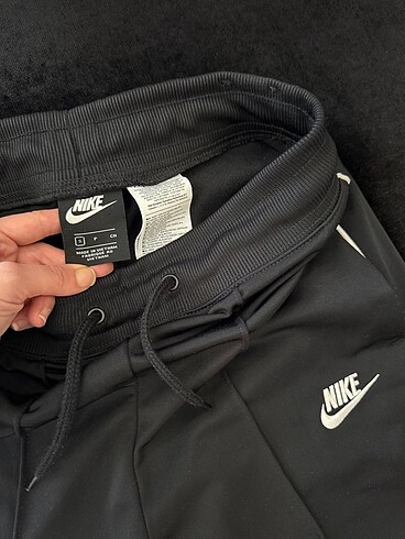 s Beden Nike eşofman altı