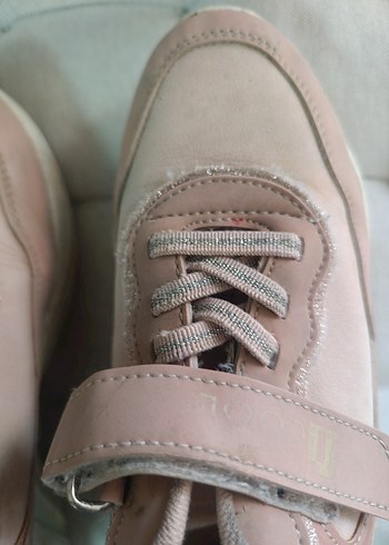 Kız Çocuk Pembe Bağcıklı Spor Ayakkabı - Görsel 4