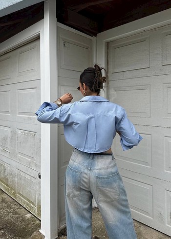 Mavi crop büyük cepli gömlek - Görsel 2