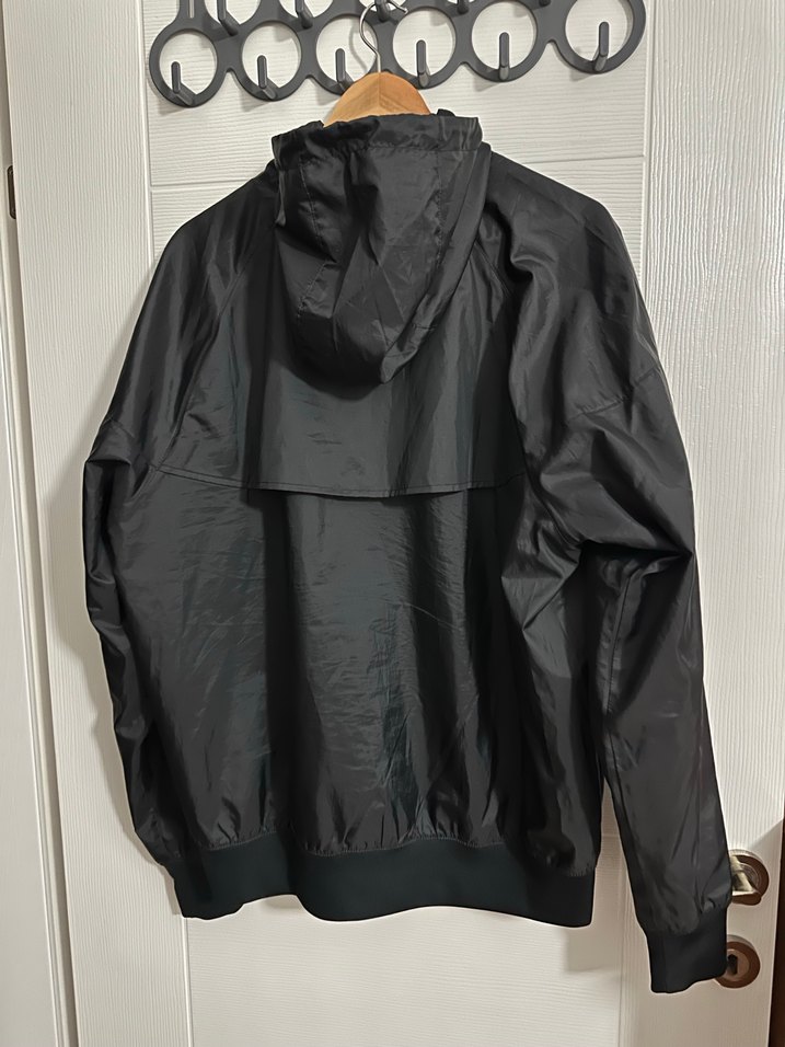 Nike Siyah Fermuarlı Erkek Yağmurluk - Görsel 2