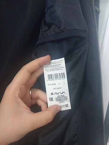 l Beden Avva marka 2 defa giyildi yeni gibidir.