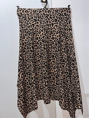 Leoparlı etek