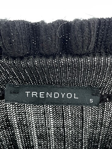 s Beden siyah Renk Trendyol & Milla Bluz %70 İndirimli.