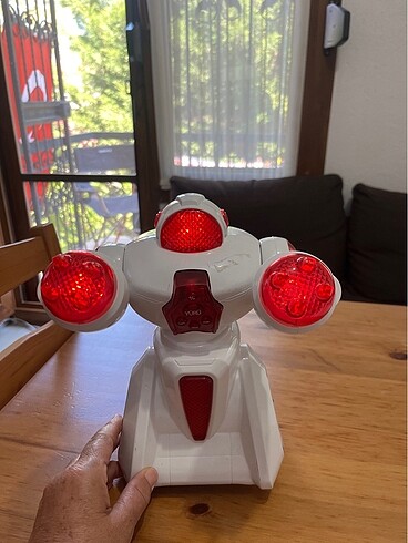 Oyuncak robot