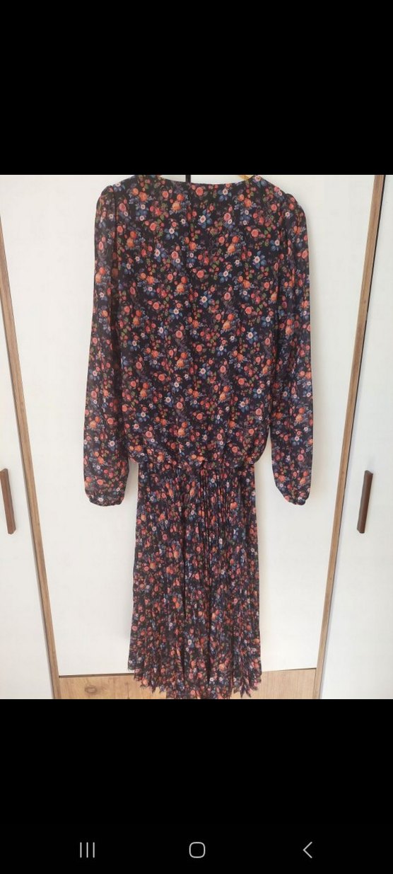 Çiçek Desenli Elbise - Görsel 2