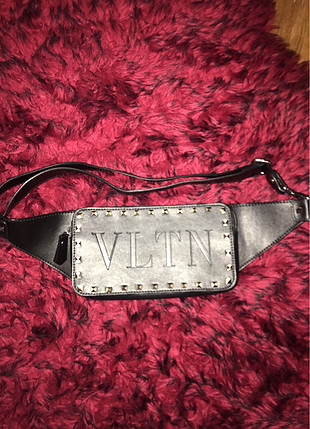Valentino Bel çantası