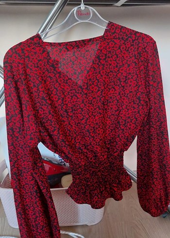 Kırmızı V Yakalı Drapeli Mini Bluz - Görsel 3