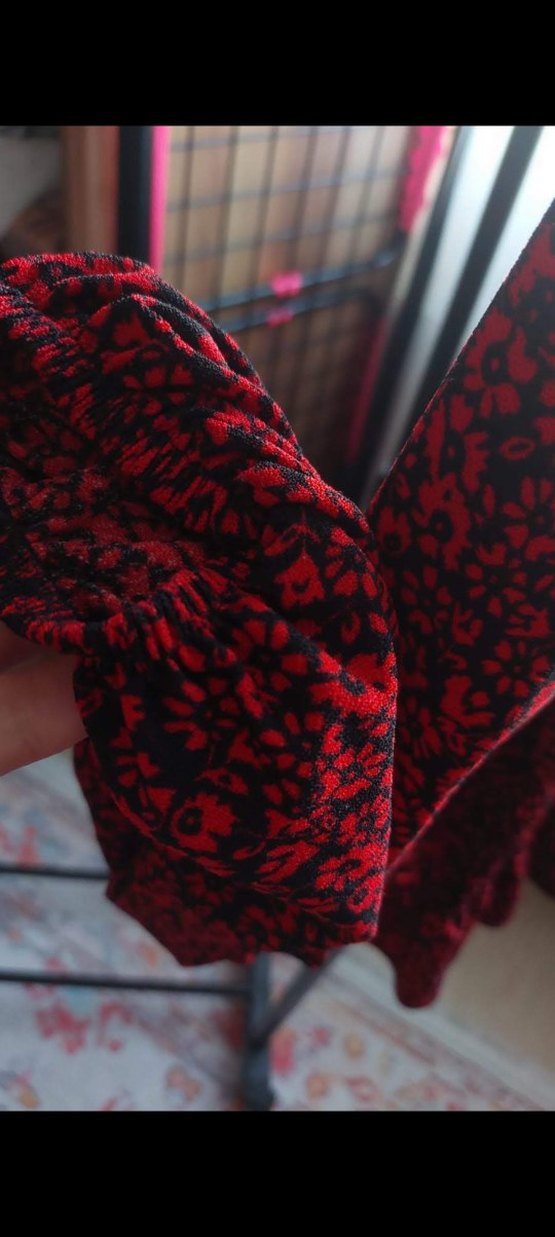 Kırmızı V Yakalı Drapeli Mini Bluz - Görsel 2