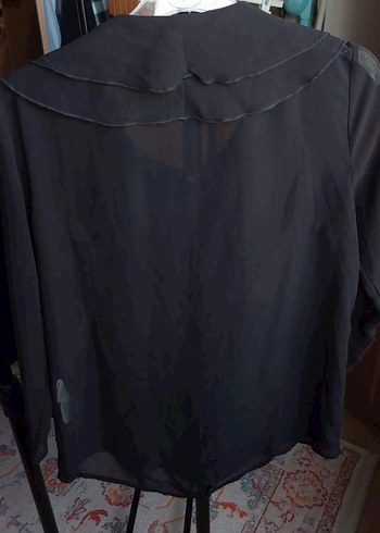 Uzun Kollu Siyah Fırfırlı Bluz - Görsel 3