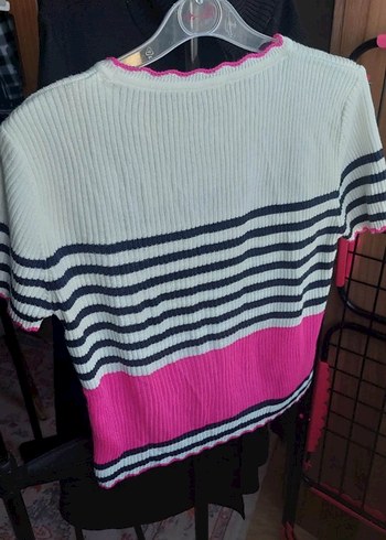 Pembe Çizgili Kısa Kollu Triko Kazak - Görsel 2