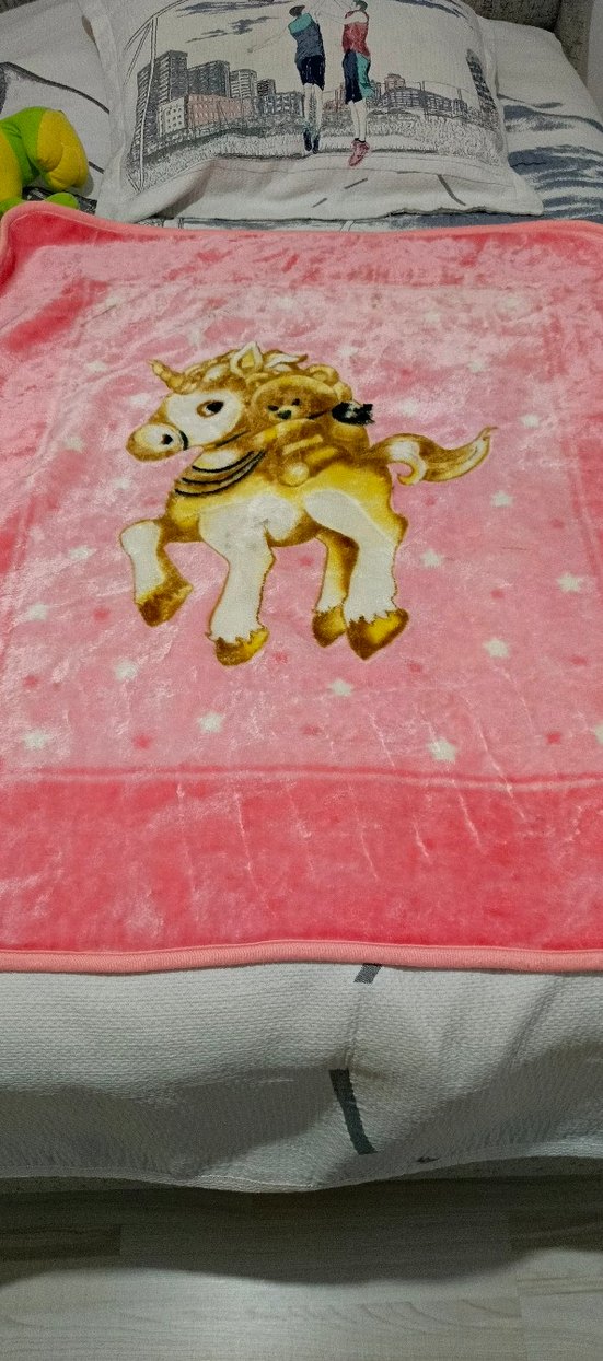 Çocuklar için renkli pembe baskılı battaniye - Görsel 2