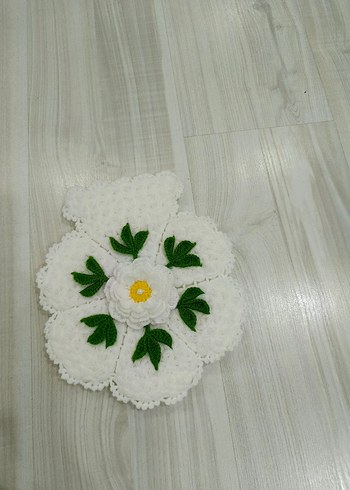 Beyaz Çiçekli El Örgüsü Dekoratif Motifler - Görsel 4