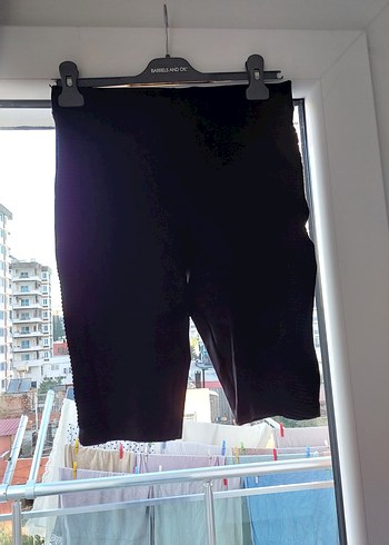 Siyah Elastik Belli Midi Hamile Şortu - Görsel 2