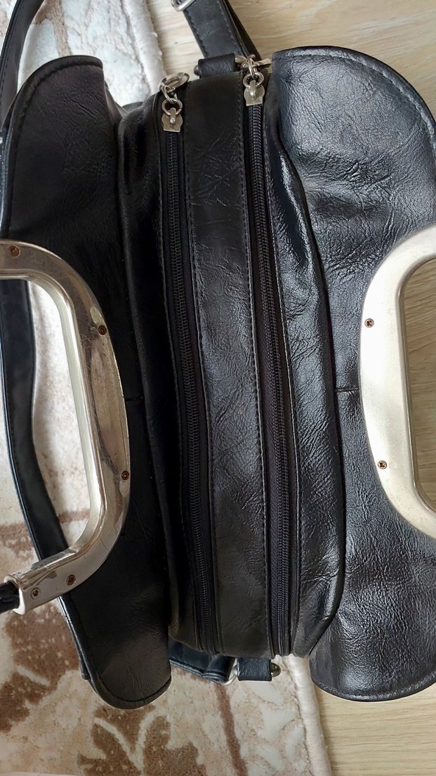 Kilitli Siyah Deri Yılan Desenli Kadın Çanta - Görsel 3