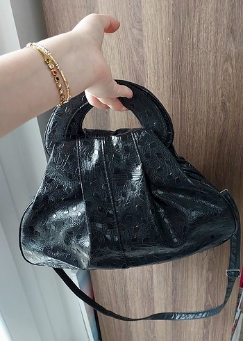 Kemer Detaylı Siyah Deri Gotik Çanta - Görsel 2