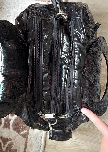 Kemer Detaylı Siyah Deri Gotik Çanta - Görsel 3