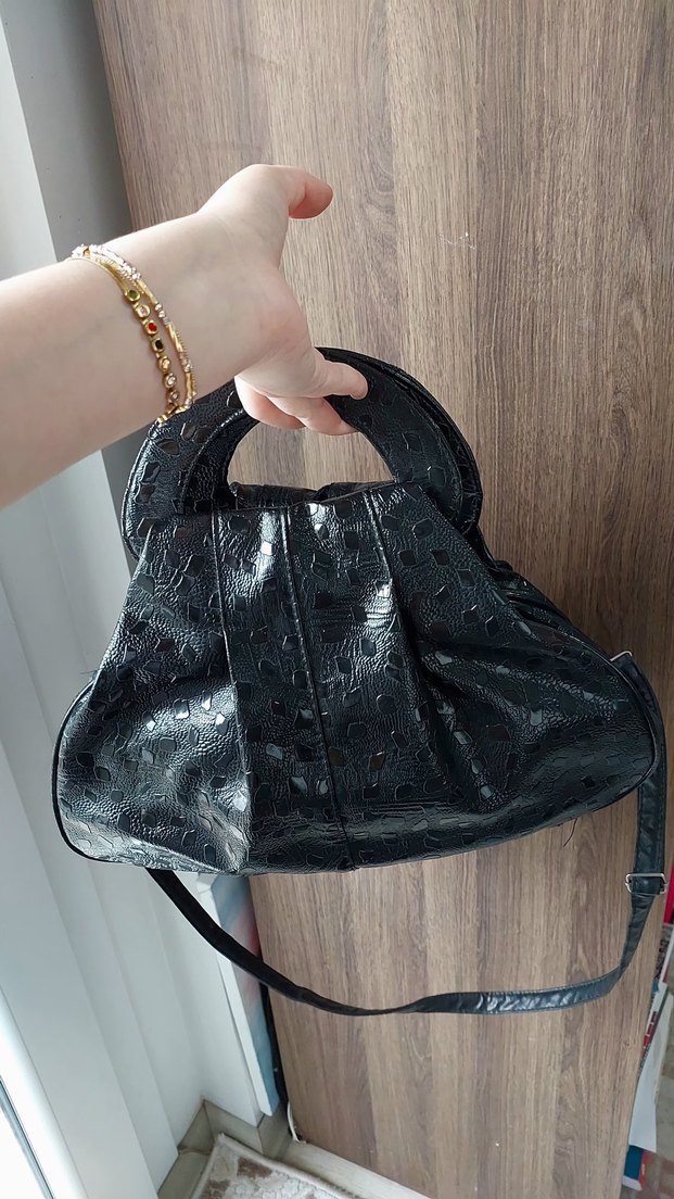 Kemer Detaylı Siyah Deri Gotik Çanta - Görsel 2