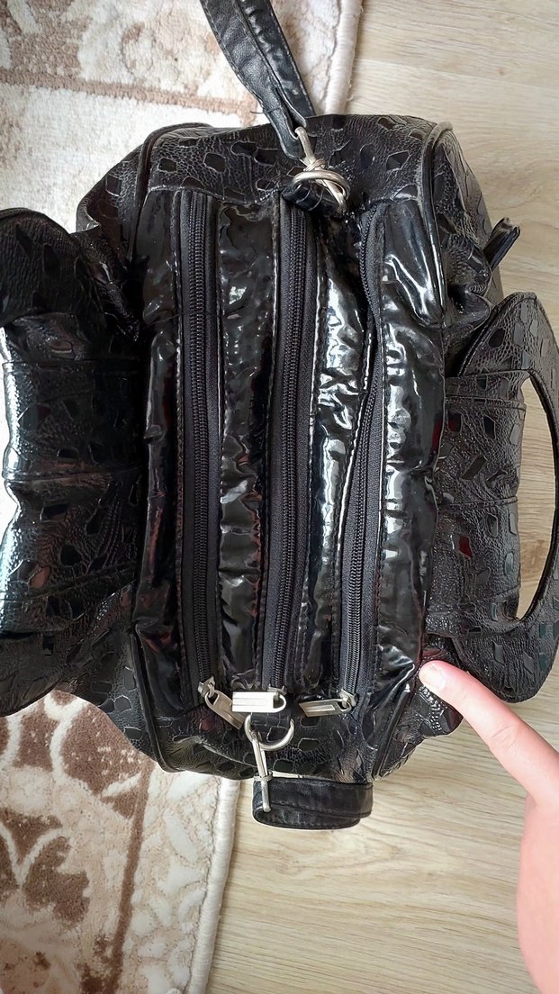 Kemer Detaylı Siyah Deri Gotik Çanta - Görsel 3