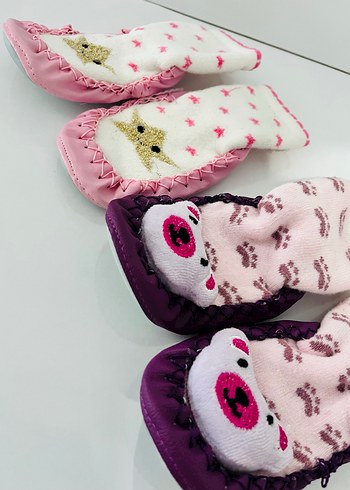 Kız Çocuk Renkli Nakışlı Örgü Sıcak Ev Terliği - Görsel 3