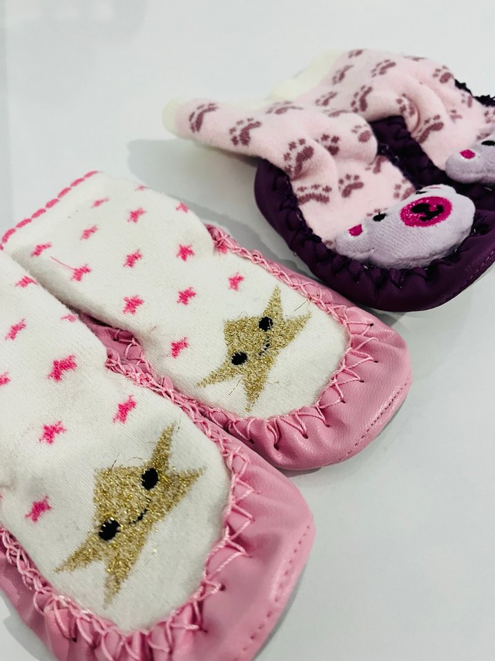 Kız Çocuk Renkli Nakışlı Örgü Sıcak Ev Terliği - Görsel 4